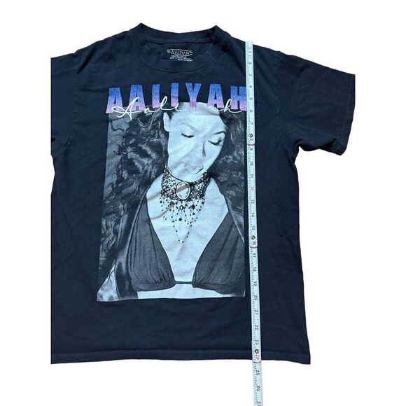Aaliyah graphic tee shirt women’s sz M - Picture 4 of 6